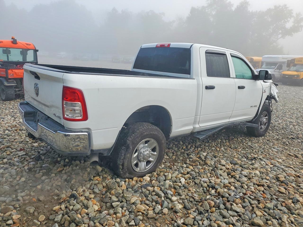 2021 Ram 3500 Tradesman - Фото 3
