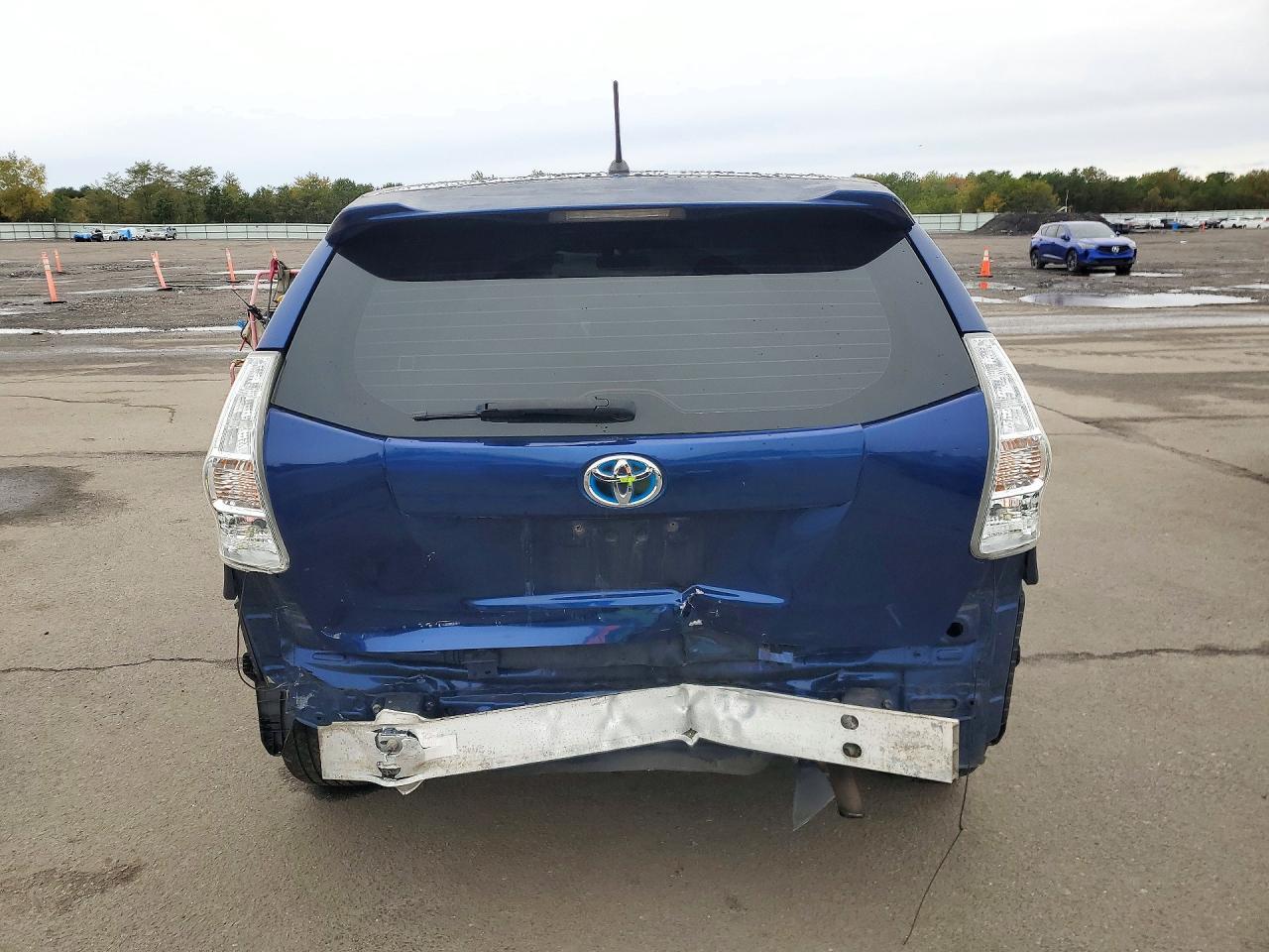 2013 Toyota Prius V Two - Фото 6