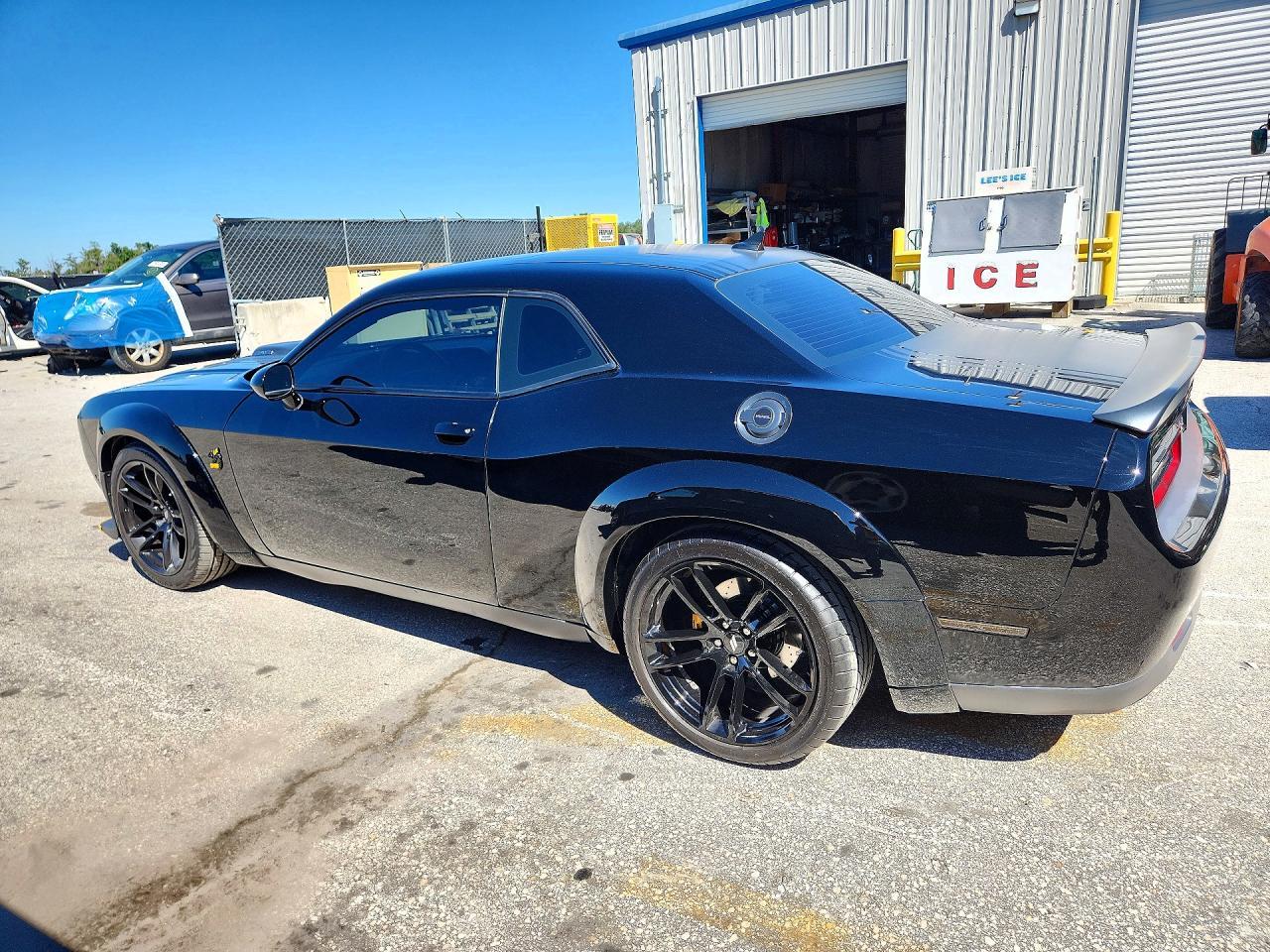 2015 Dodge Challenger Sxt Plus - Image 2
