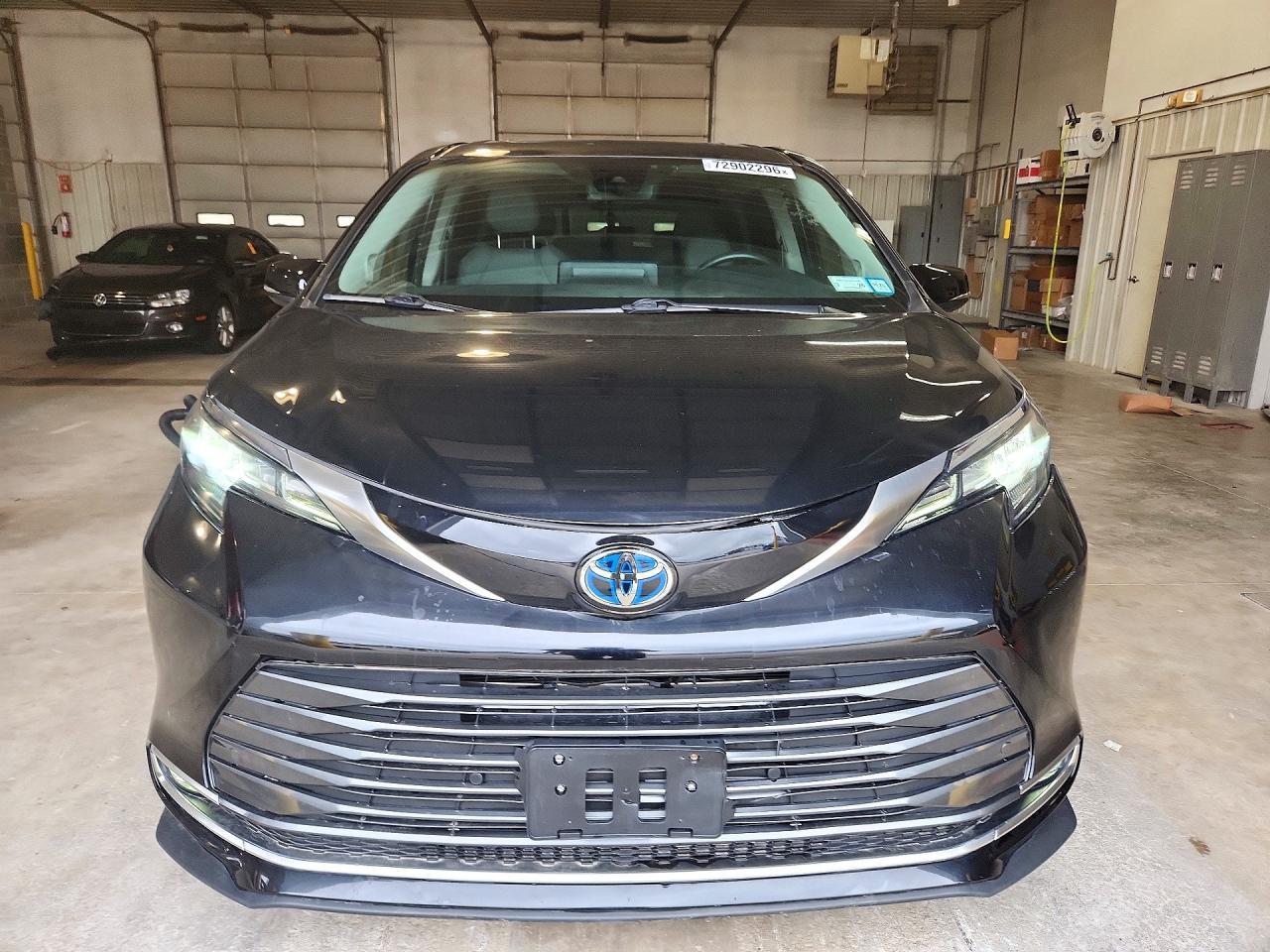 2024 Toyota Sienna Limited 7-Passenger - Фото 5