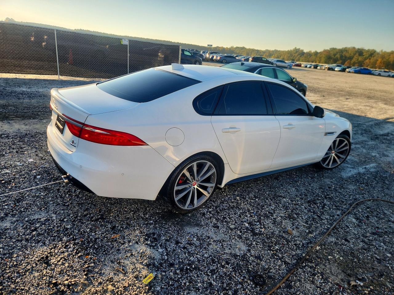 2018 Jaguar Xf S - Фото 3