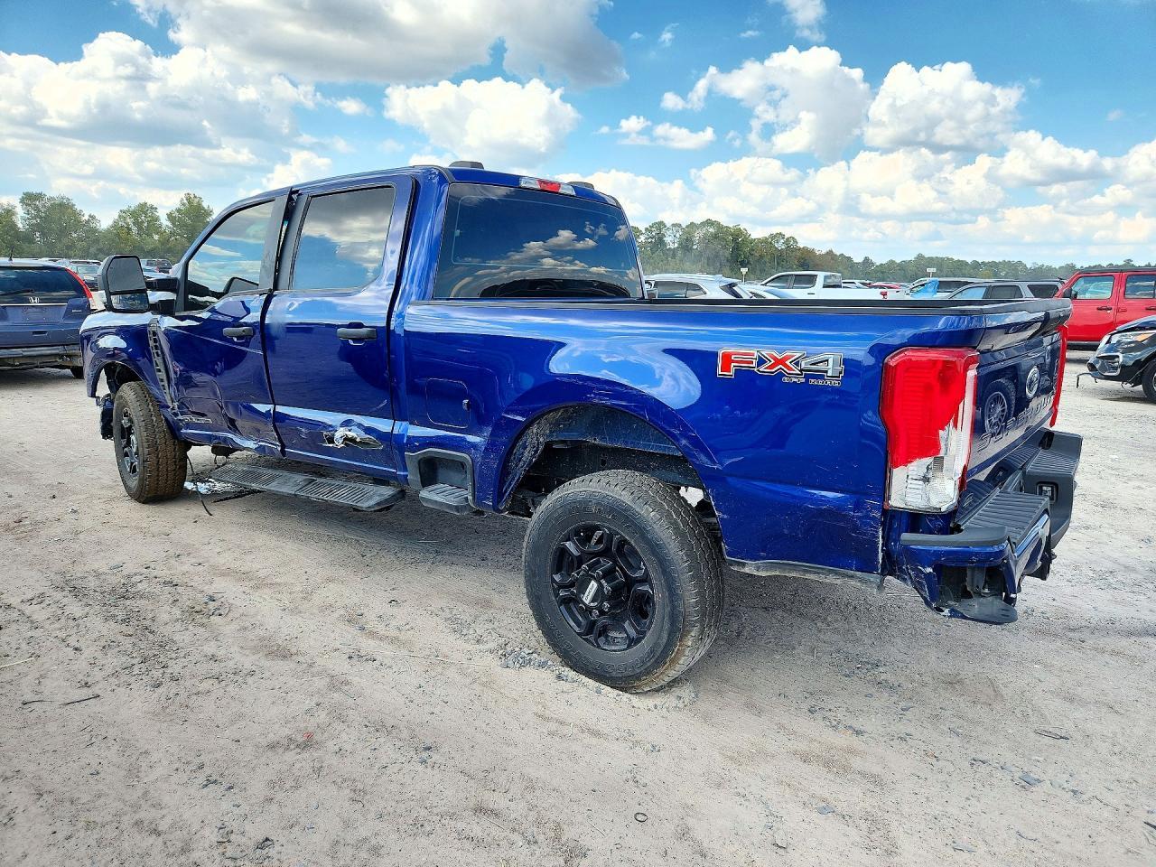 2026 Ford F250 Super Duty - Фото 2