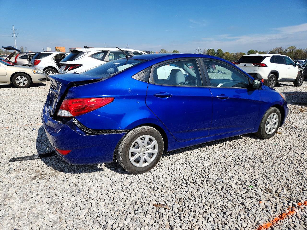 2014 Hyundai Accent Gls - Фото 3