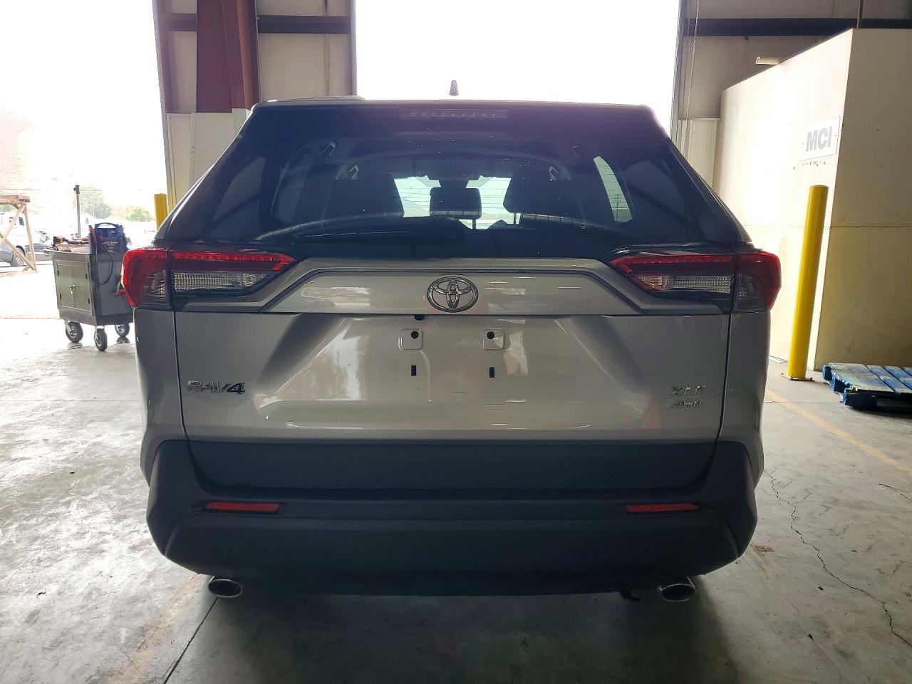 2021 Toyota Rav4 Xle - Image 6