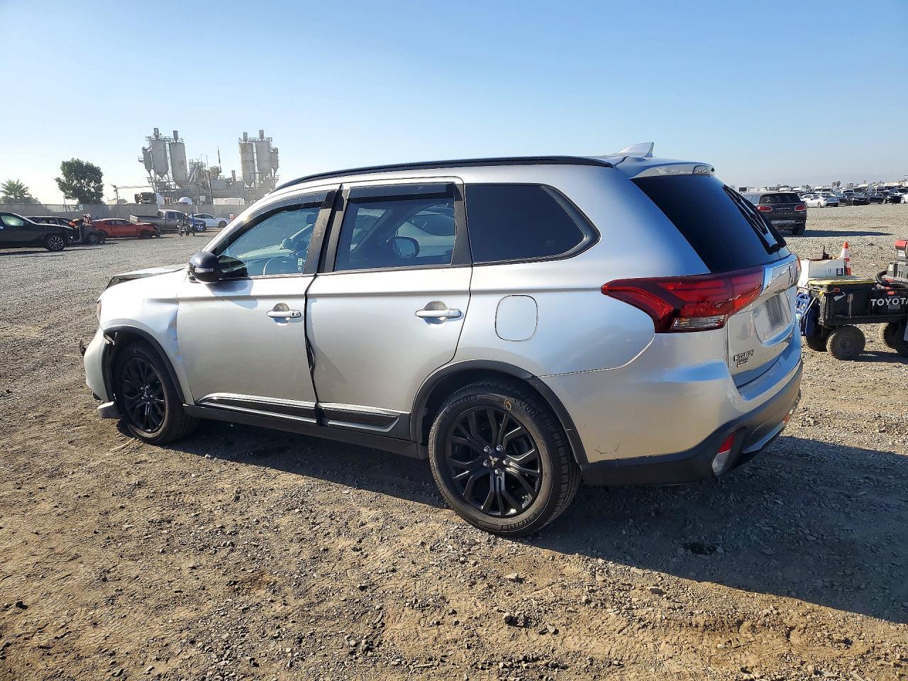 2018 Mitsubishi Outlander Se - Фото 2