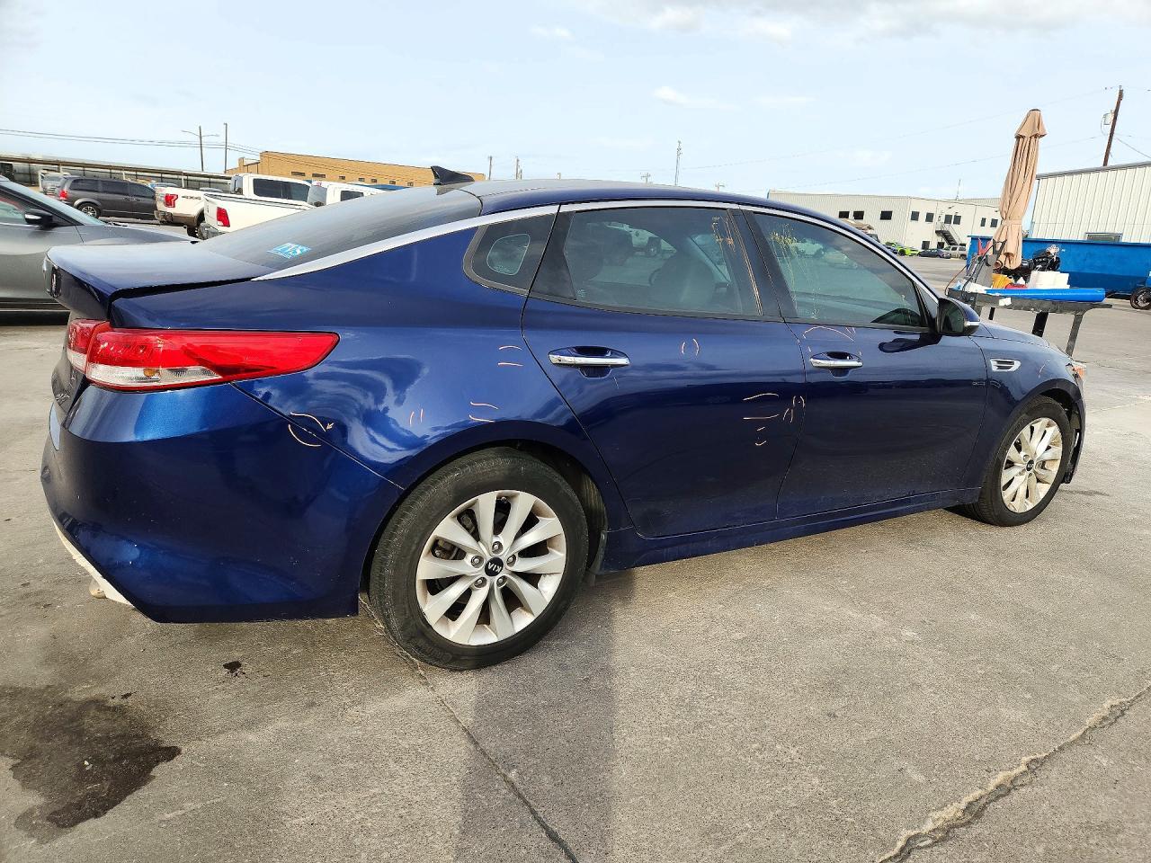 2016 Kia Optima Ex - Image 3