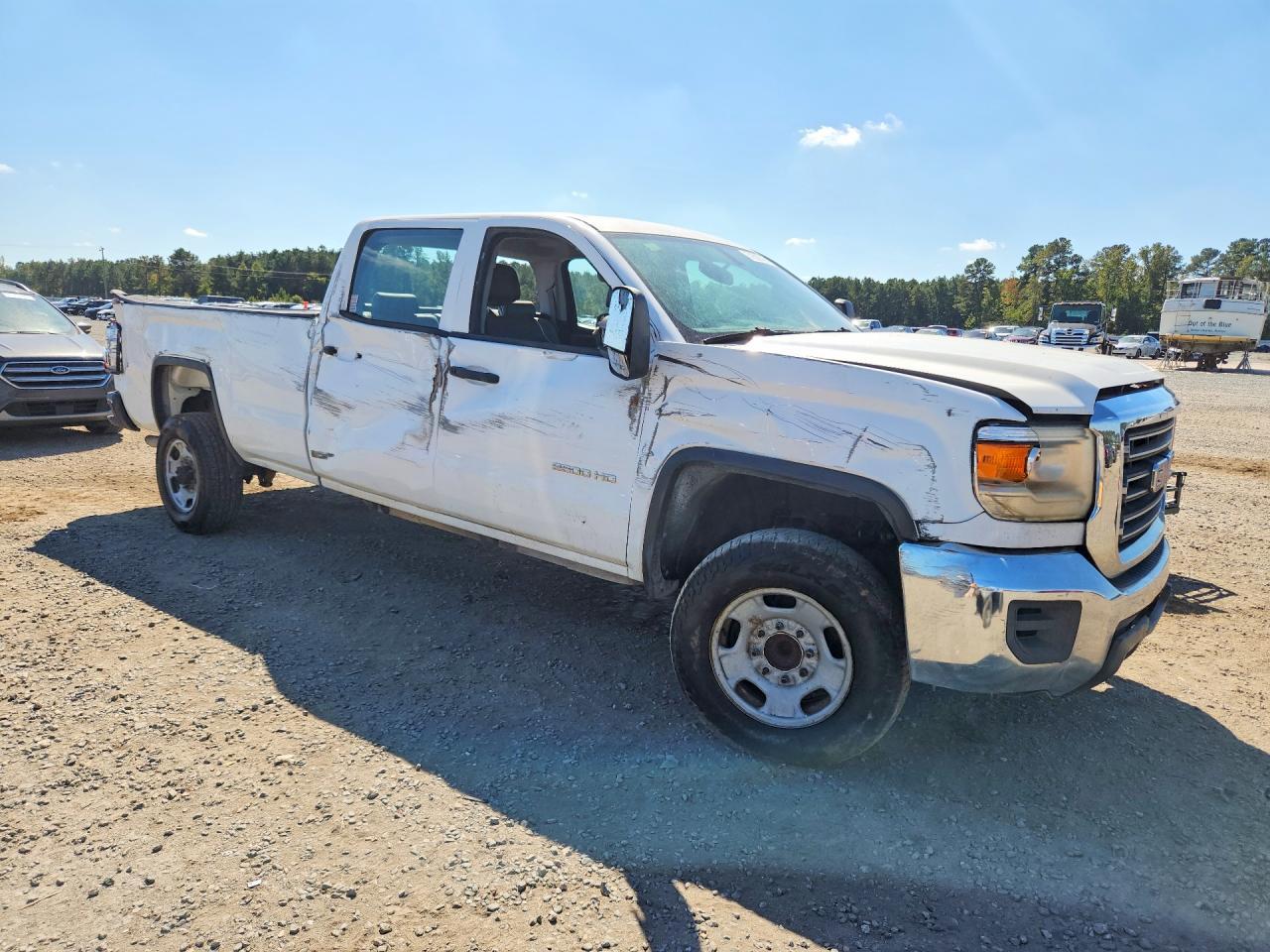 2015 GMC Sierra C2500 Heavy Duty - Image 4