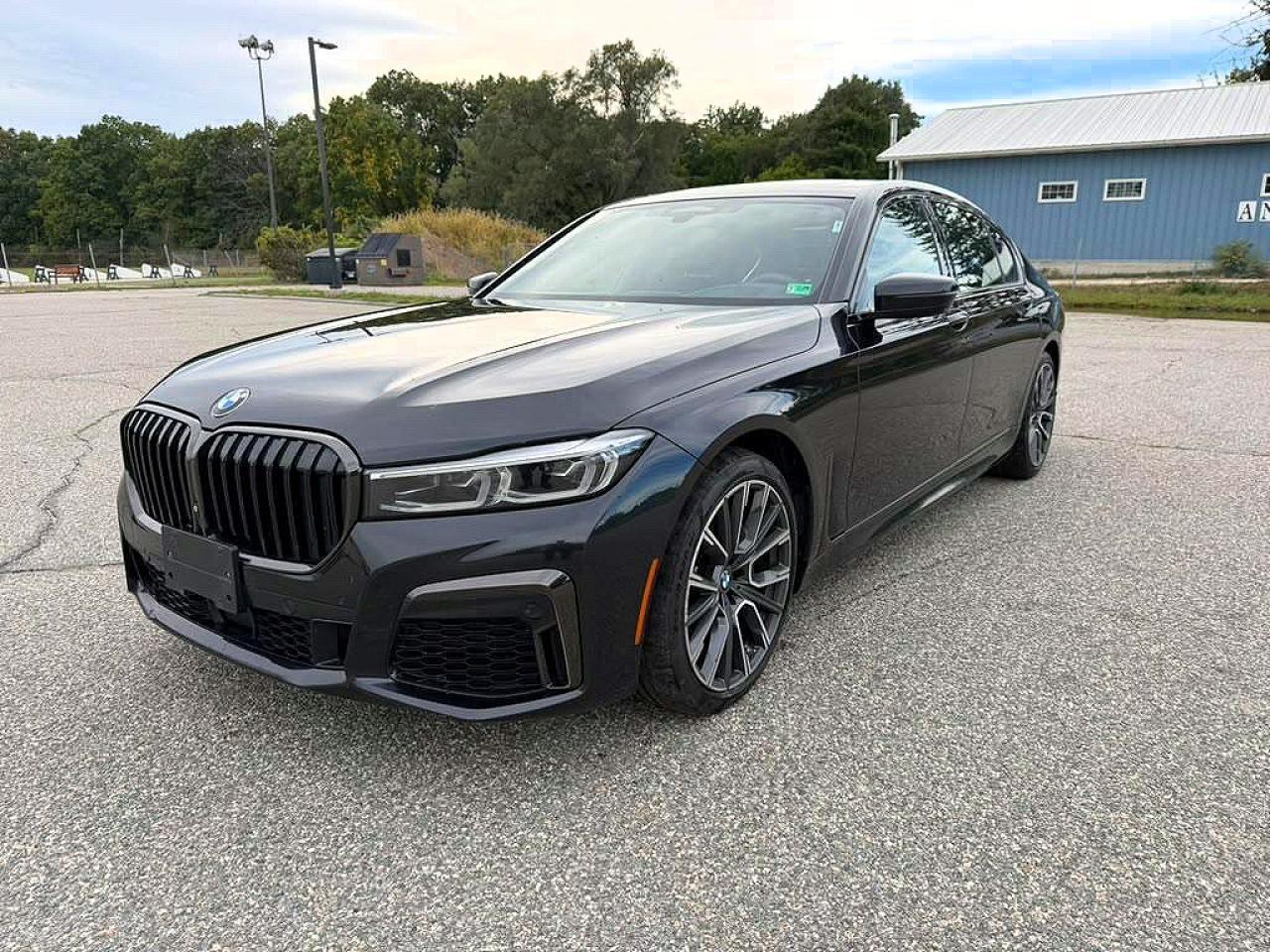 2022 BMW 740 Xi - Image 2