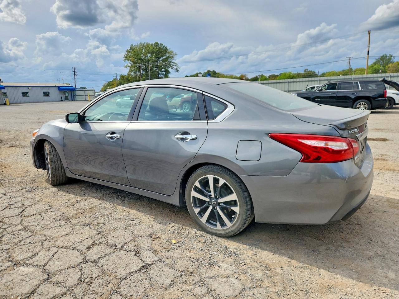 2016 Nissan Altima 2.5 Sr - Image 2
