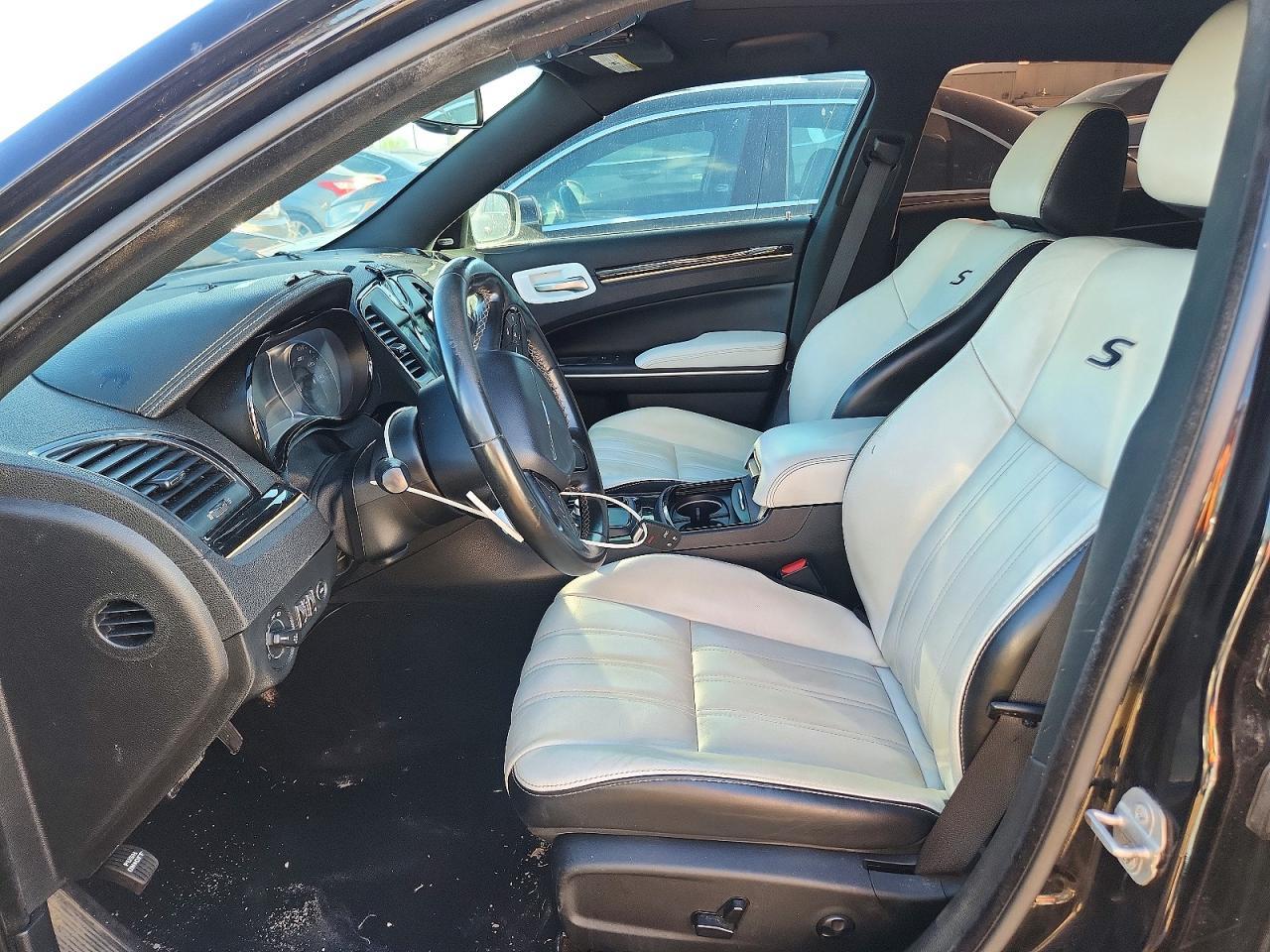 2019 Chrysler 300 S - Image 7