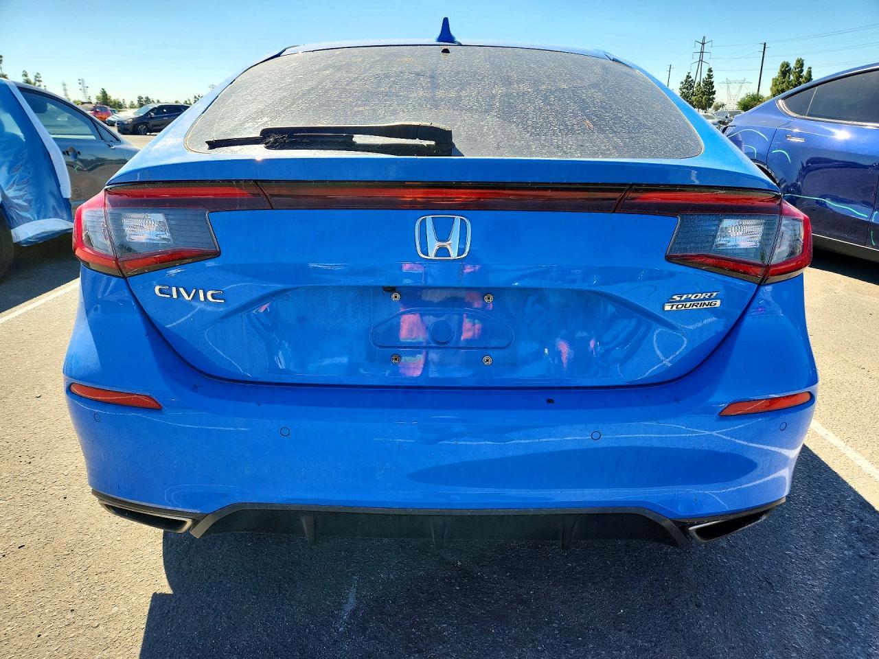 2022 Honda Civic Sport Touring - Image 6