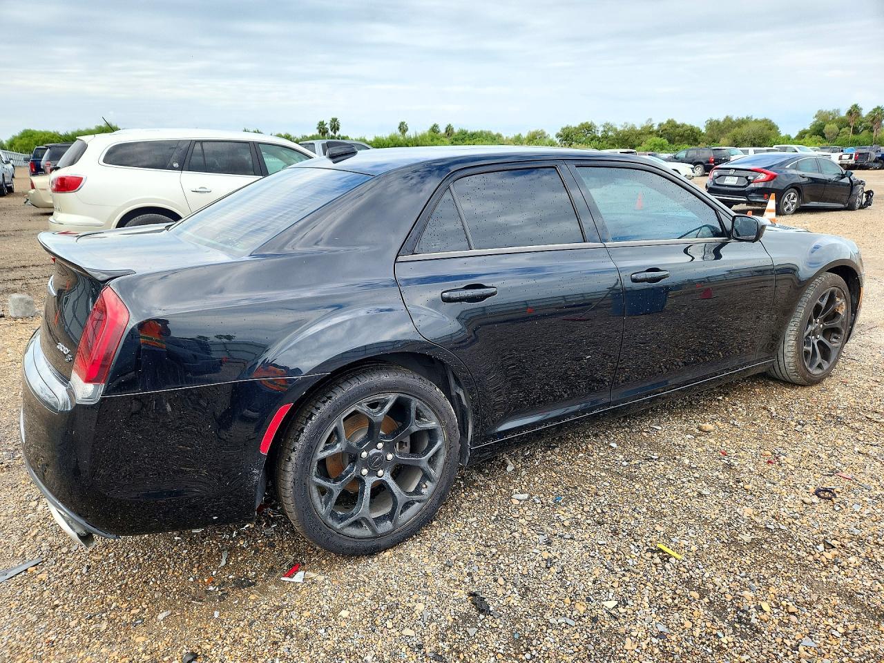 2019 Chrysler 300 S - Image 3