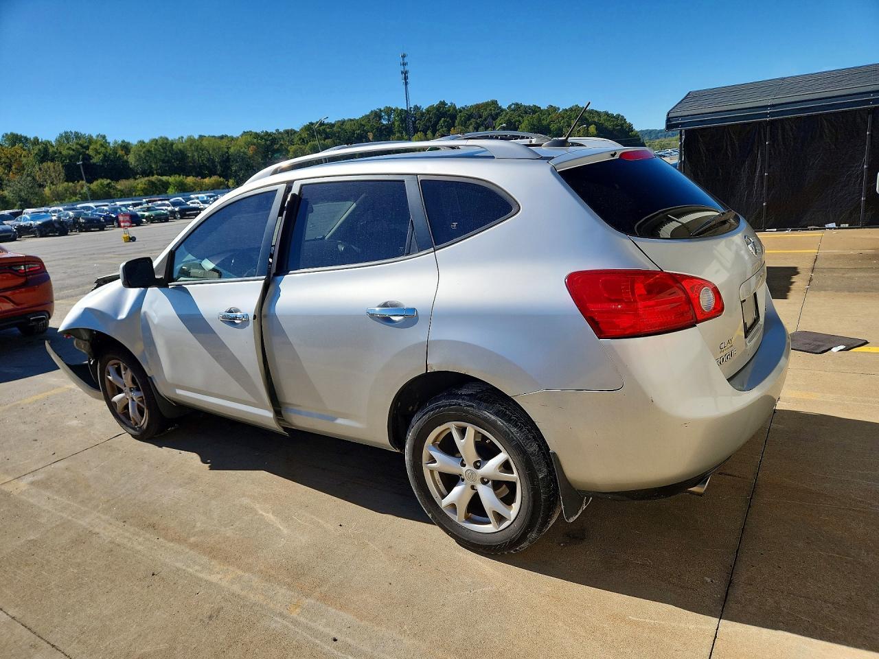 2010 Nissan Rogue S - Фото 2