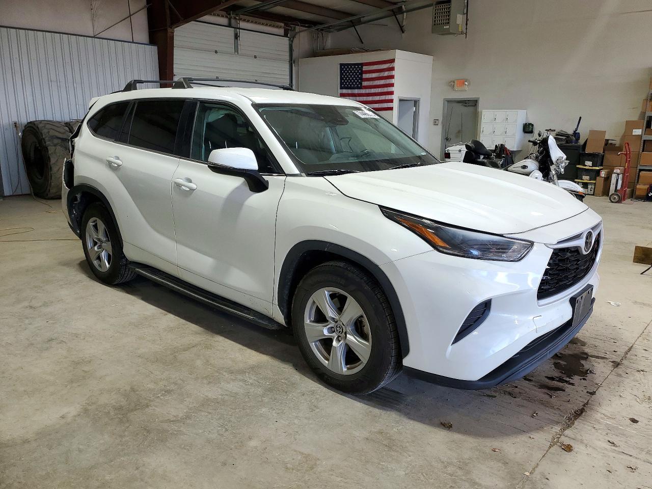 2023 Toyota Highlander L - Фото 4