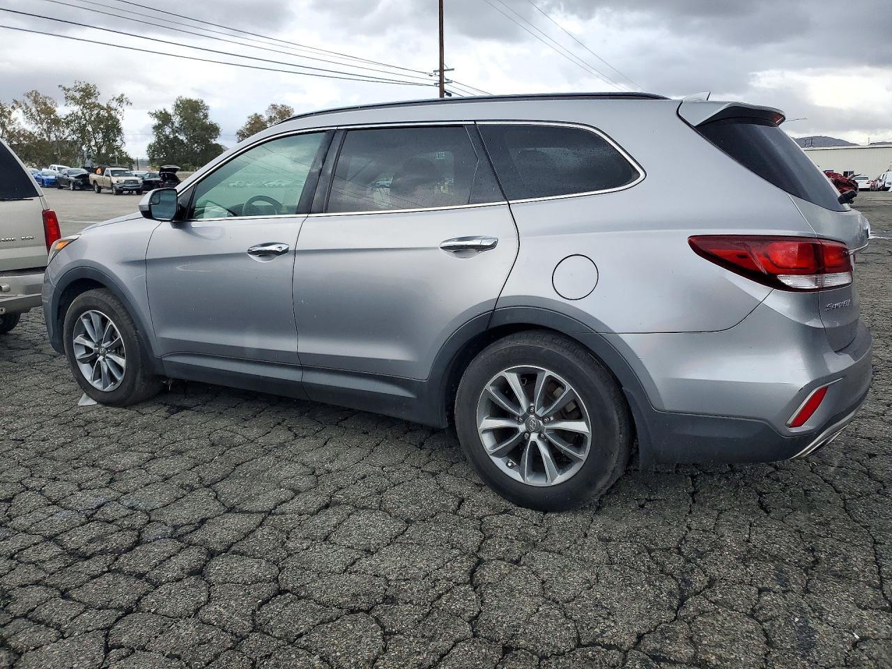 2018 Hyundai Santa Fe Se - Фото 2