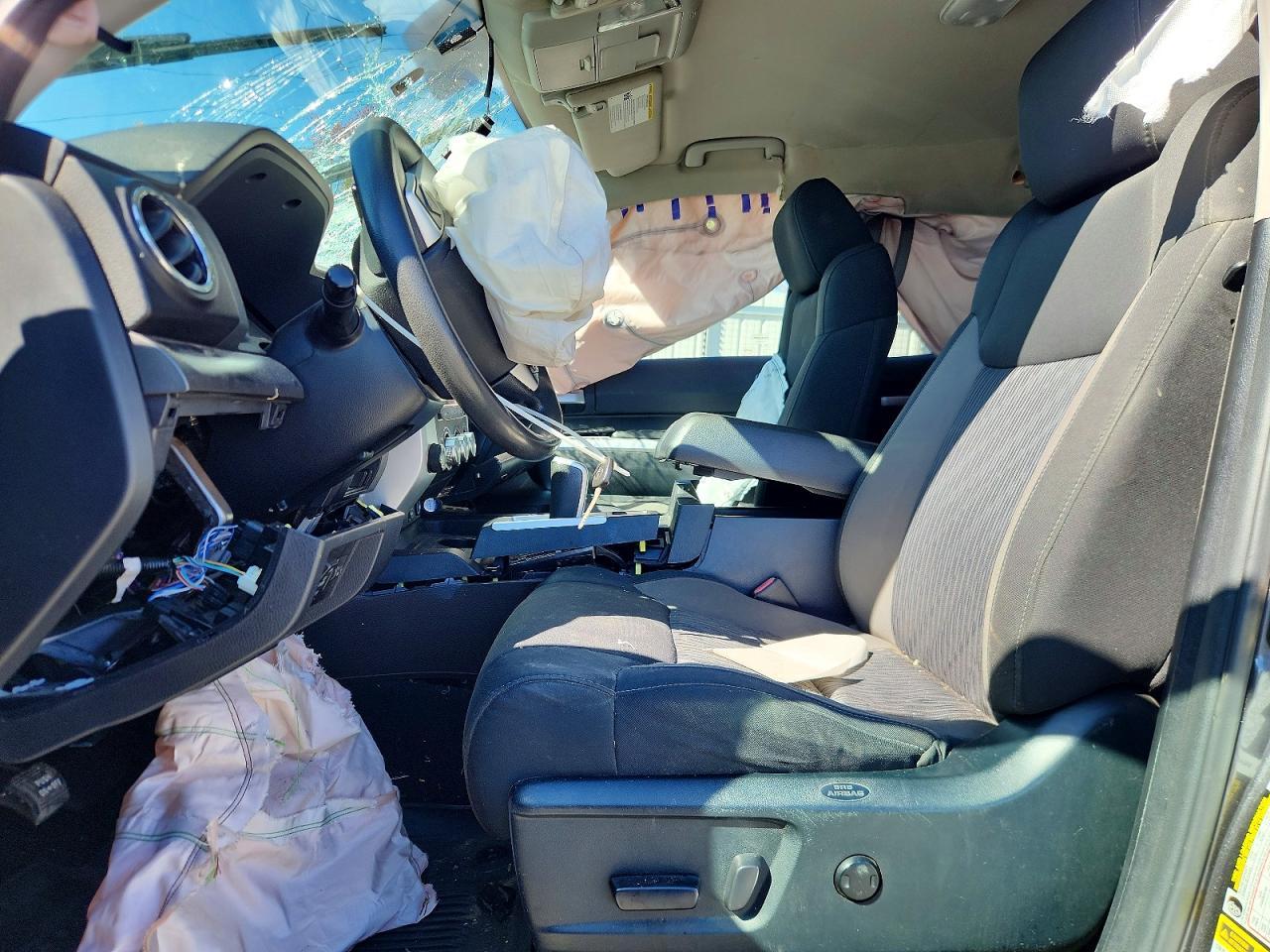 2017 Toyota Tundra Sr5 - Image 7