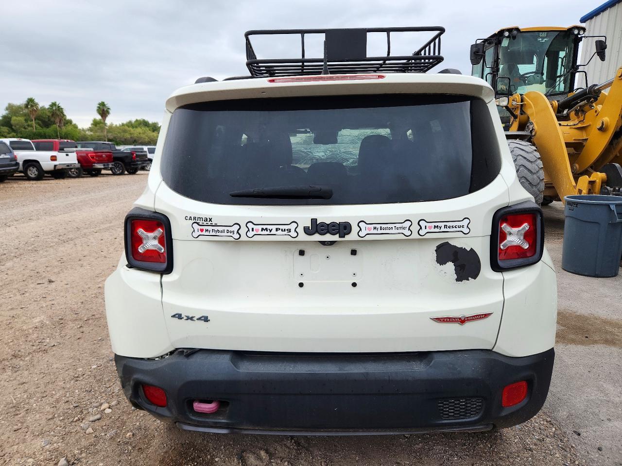 2017 Jeep Renegade Trailhawk - Image 6