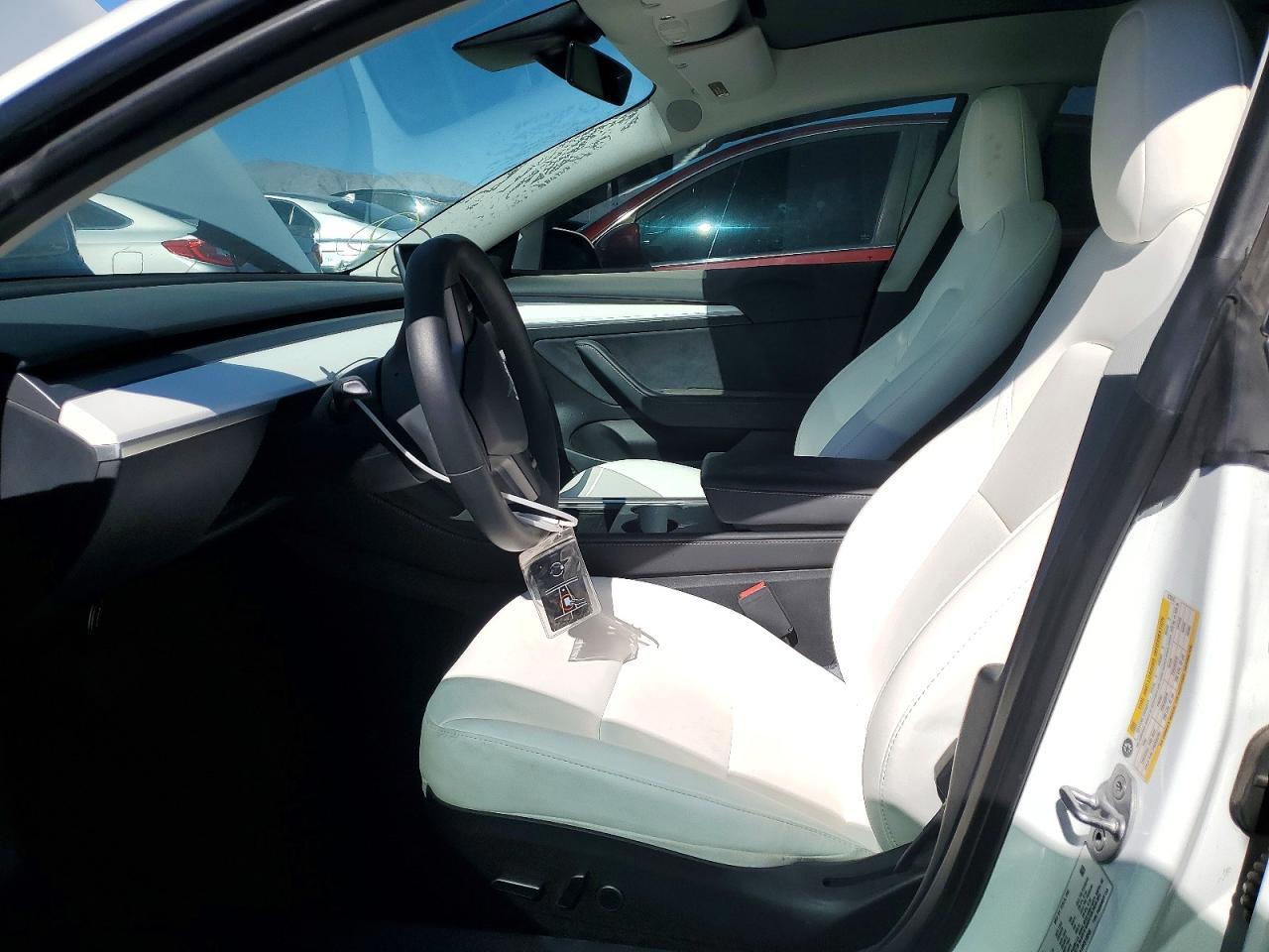 2023 Tesla Model 3 - Image 7