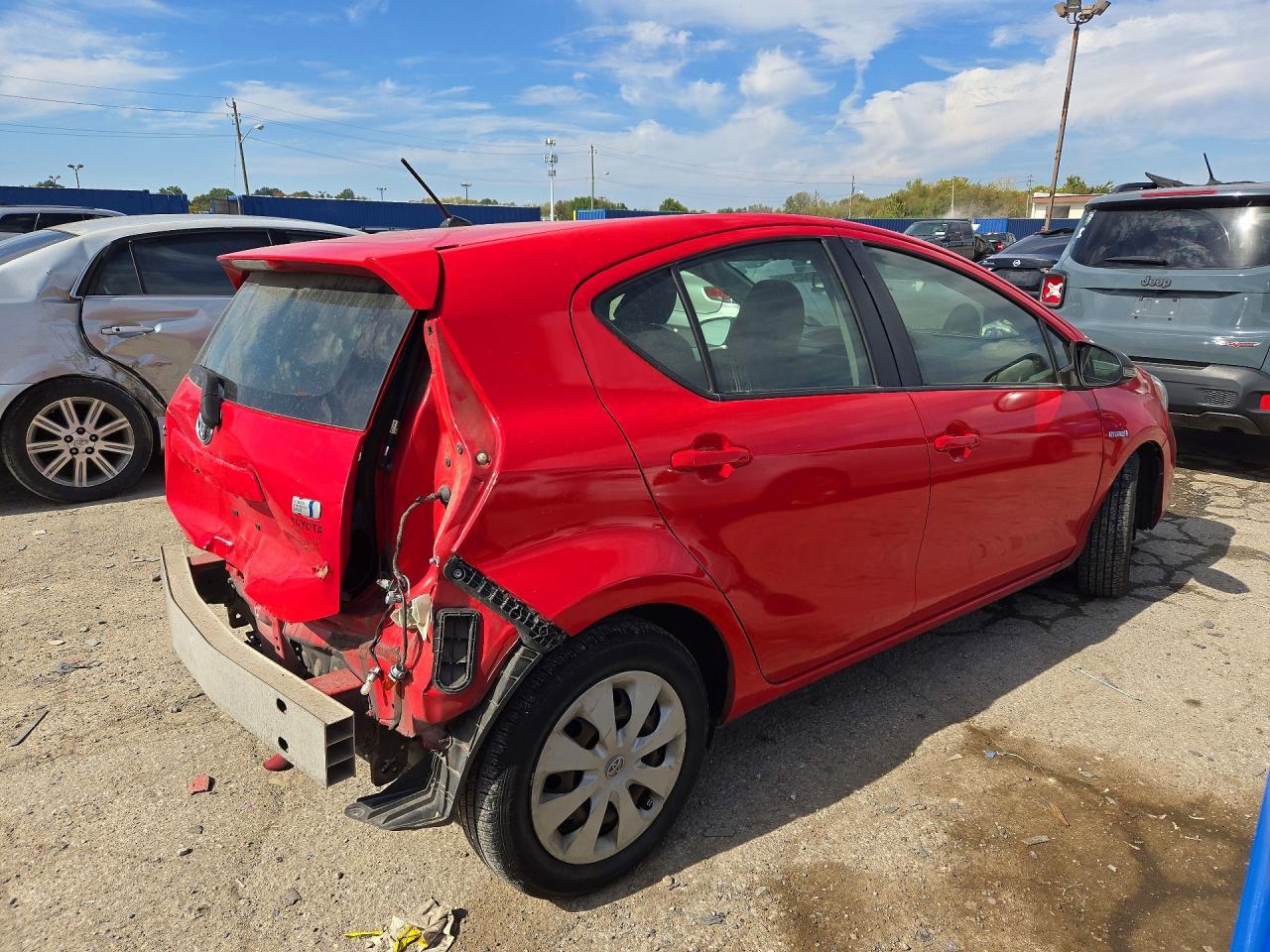 2013 Toyota Prius C Two - Фото 3