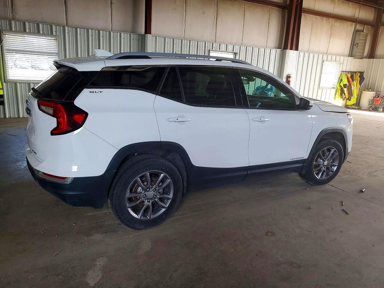 2023 GMC Terrain Slt - Фото 3