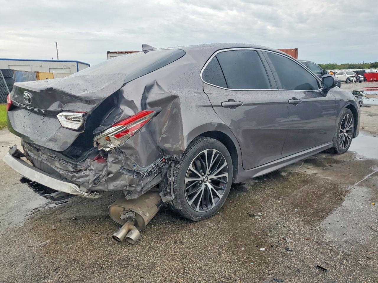 2019 Toyota Camry Se - Фото 3