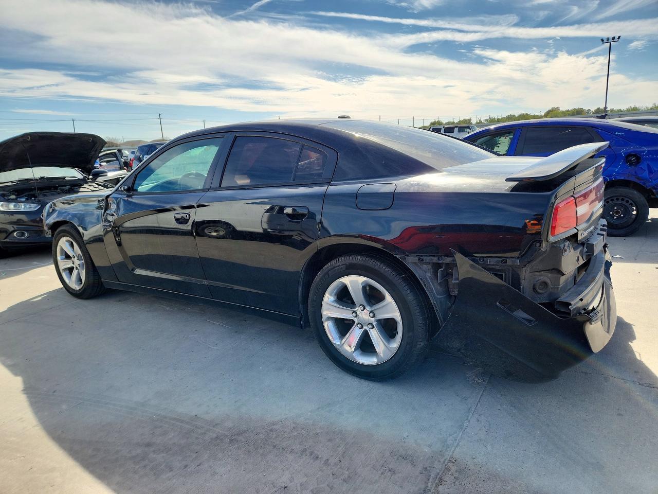 2013 Dodge Charger Sxt - Image 2