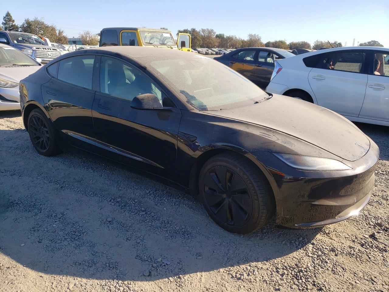 2024 Tesla Model 3 - Фото 4