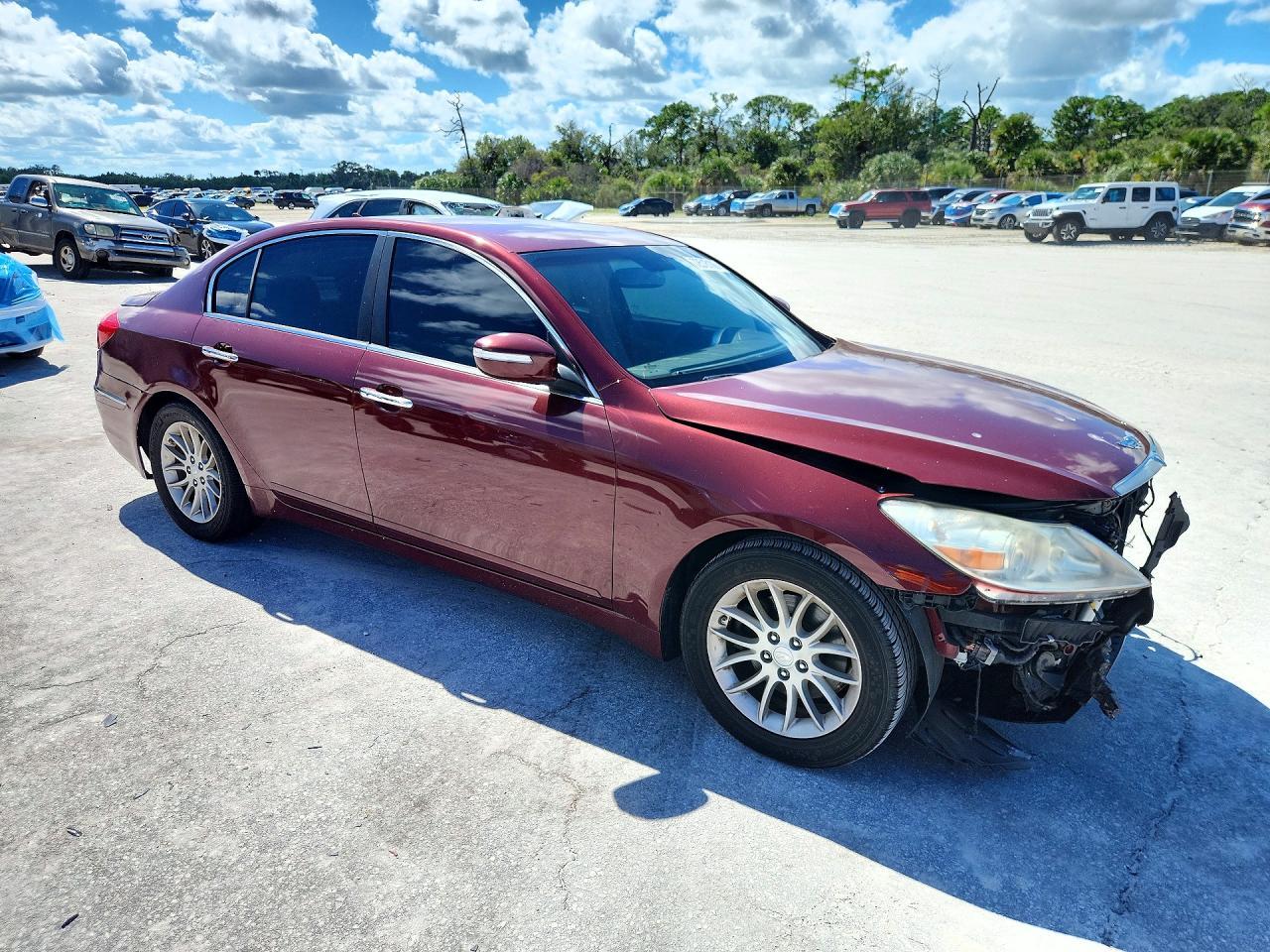 2011 Hyundai Genesis 3.8L - Фото 4