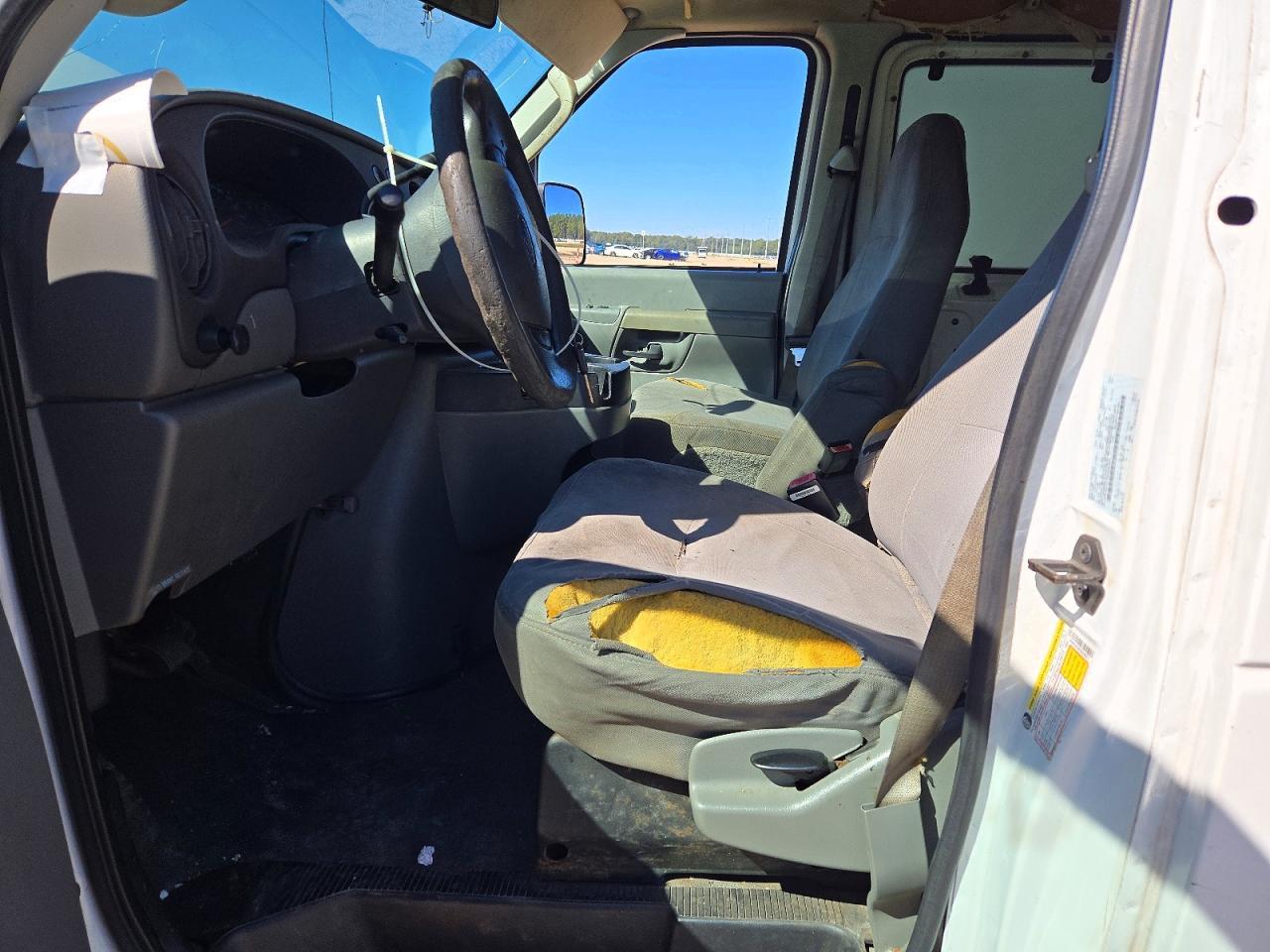 2007 Ford Econoline E350 Super Duty Wagon - Фото 7