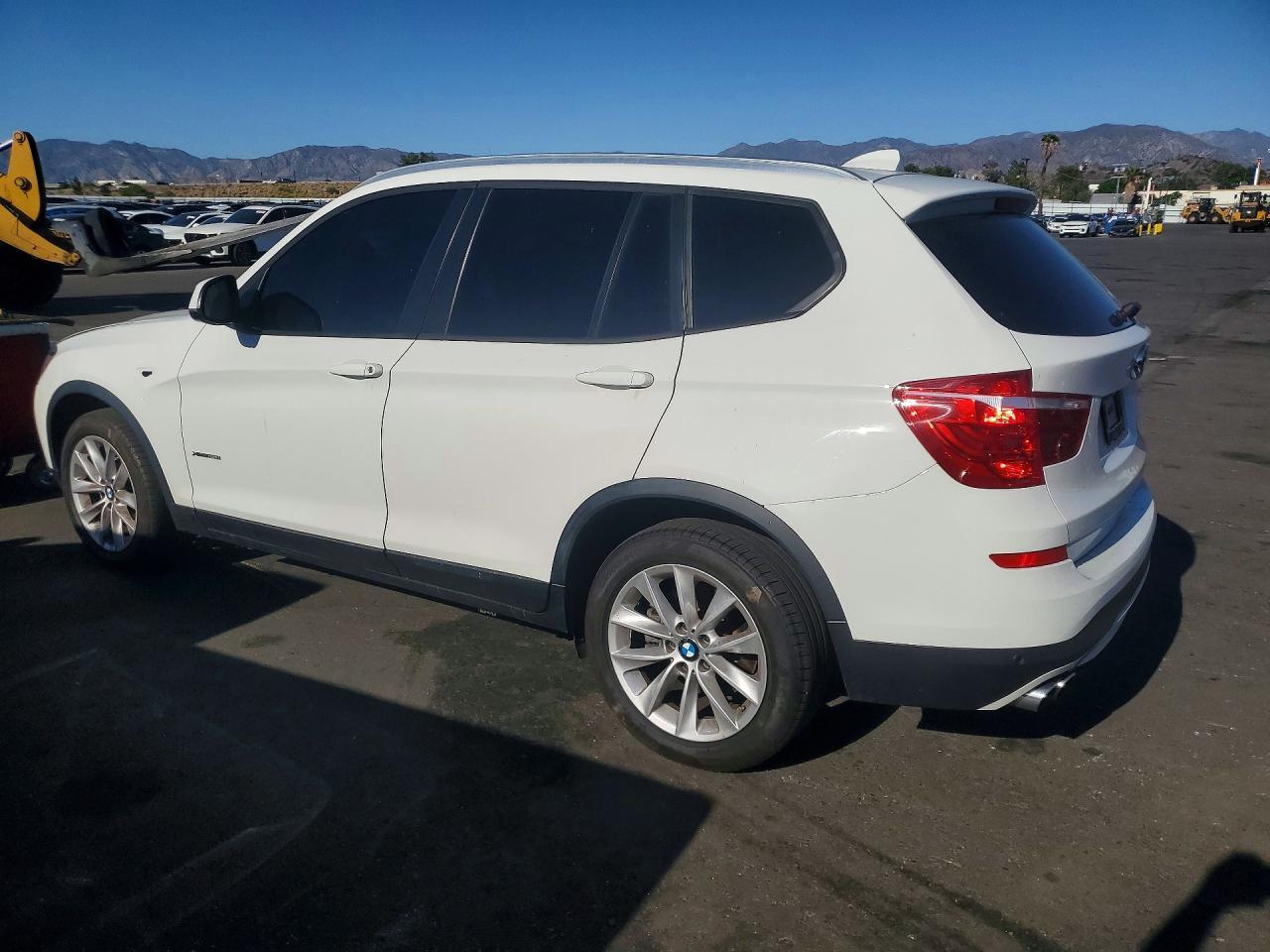 2015 BMW X3 xDrive28I - Фото 2