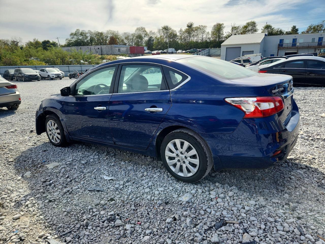 2017 Nissan Sentra S - Фото 2
