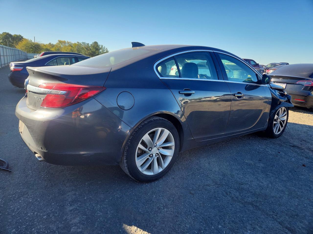 2015 Buick Regal - Image 3