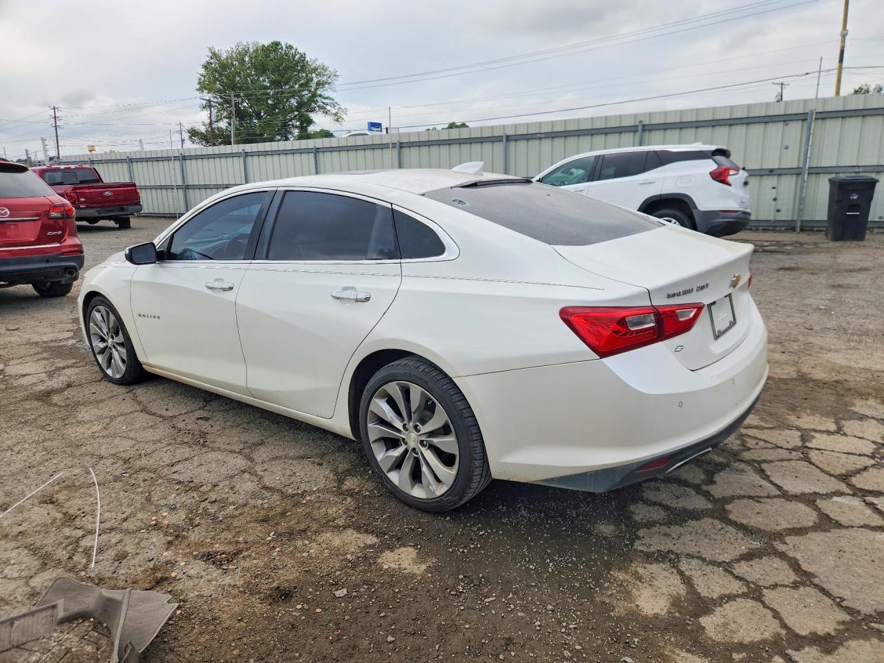 2018 Chevrolet Malibu Premier - Фото 2