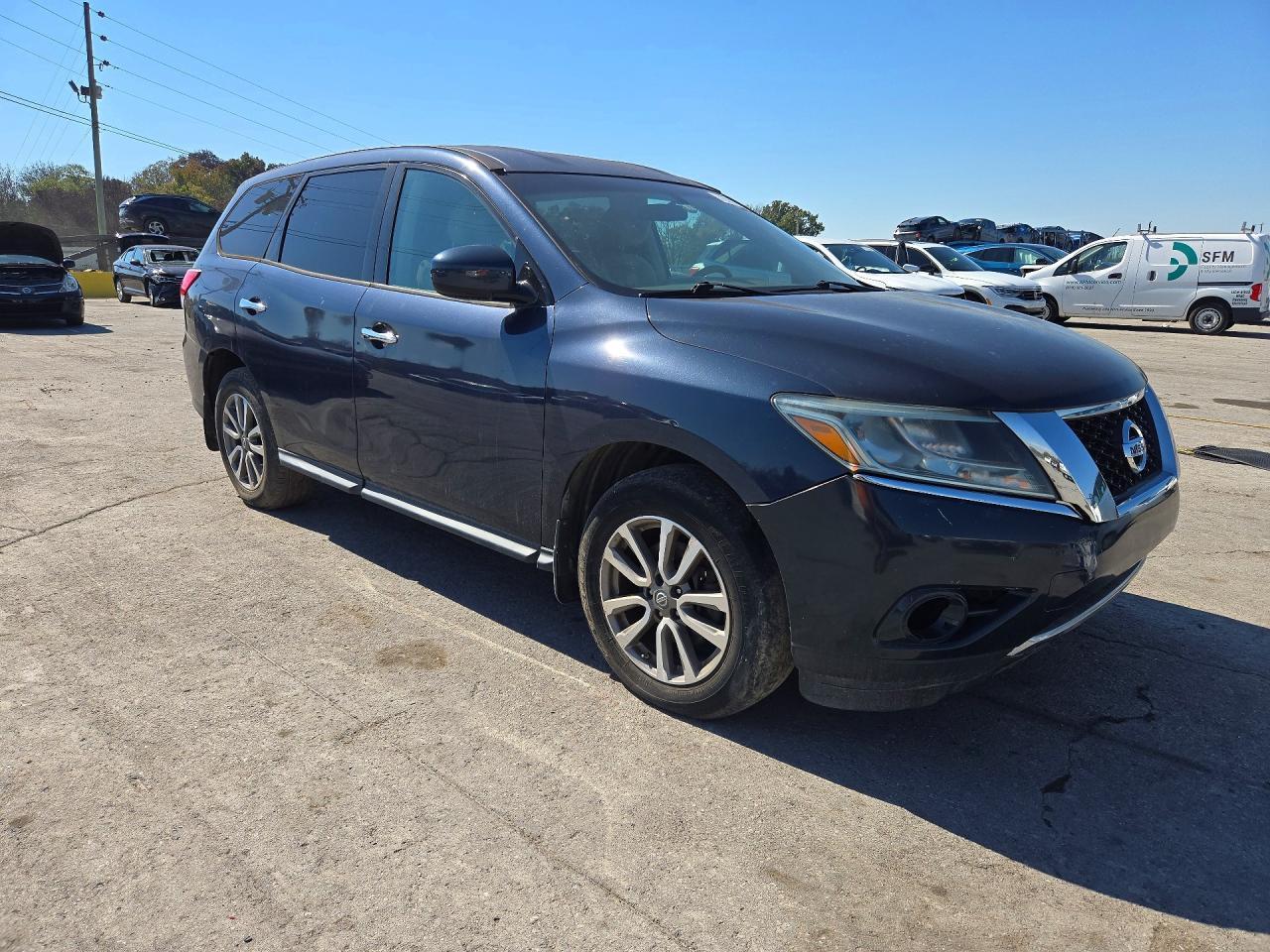 2014 Nissan Pathfinder S - Фото 4