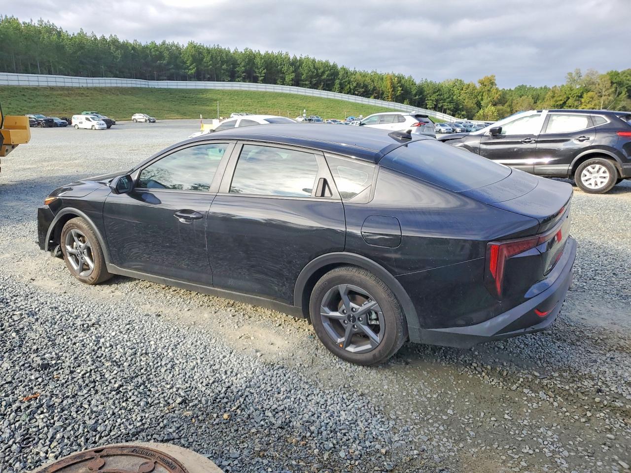 2025 Kia K4 Lxs - Image 2