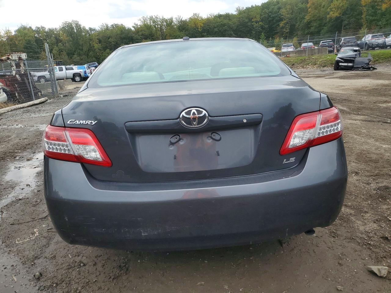 2010 Toyota Camry Le - Image 6