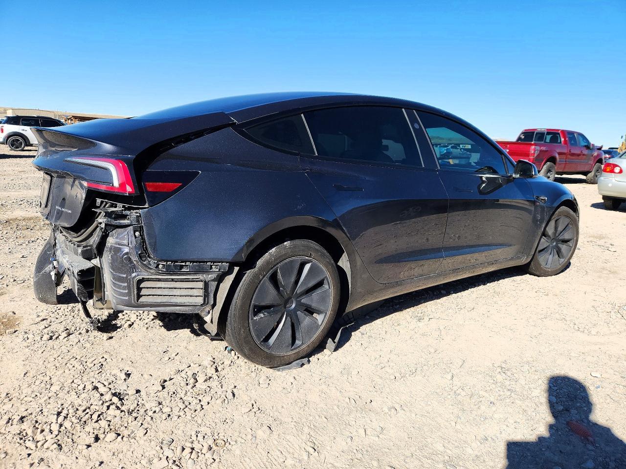2024 Tesla Model 3 - Фото 3