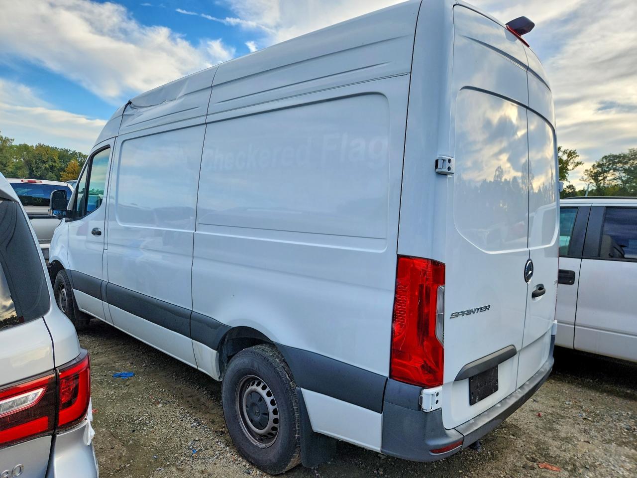 2024 Mercedes-Benz Sprinter 2500 Delivery Van - Фото 2