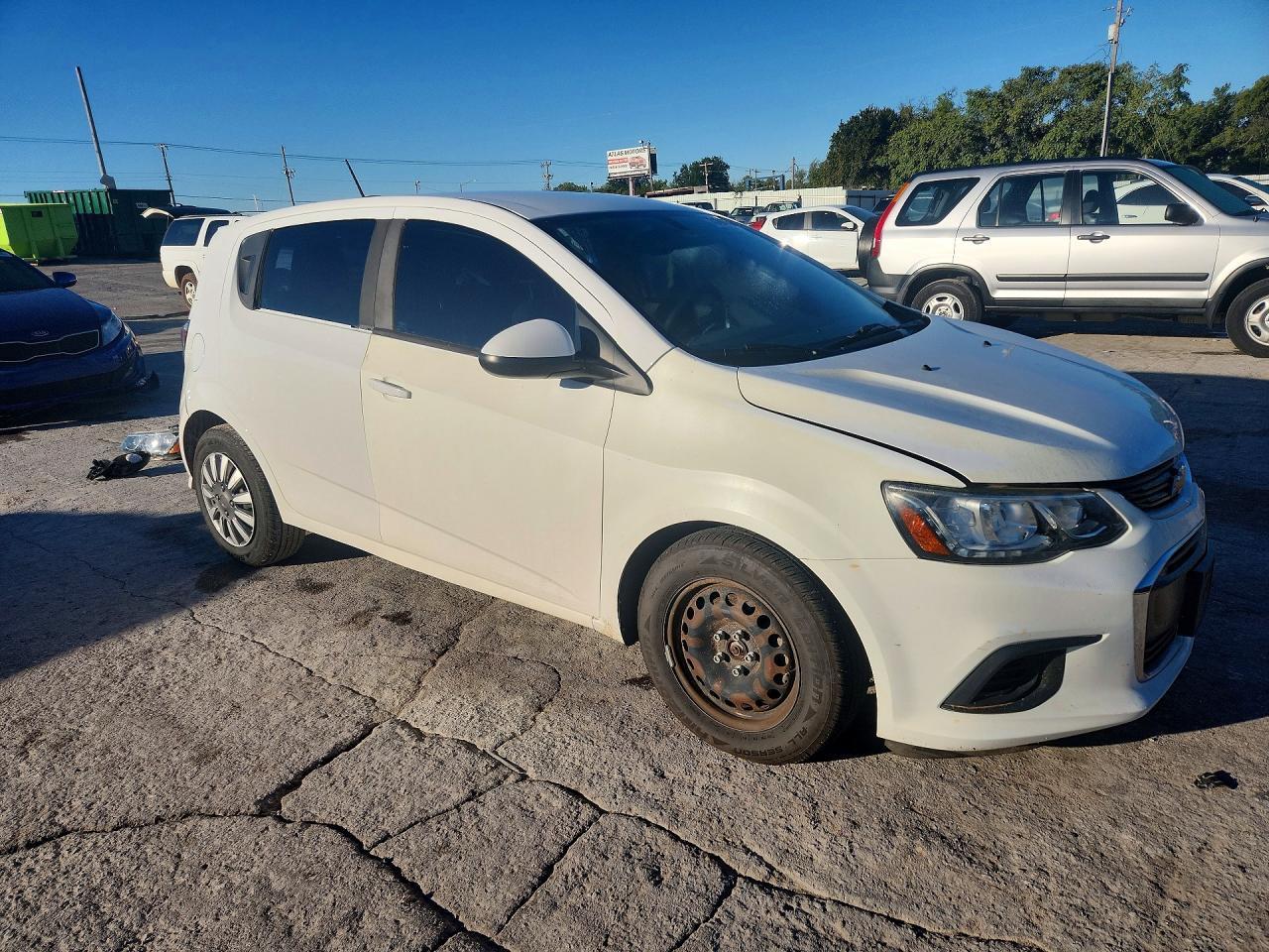 2017 Chevrolet Sonic - Фото 4