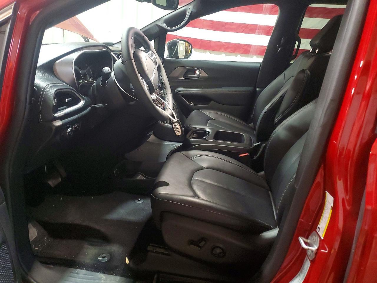 2025 Chrysler Pacifica Select - Image 7