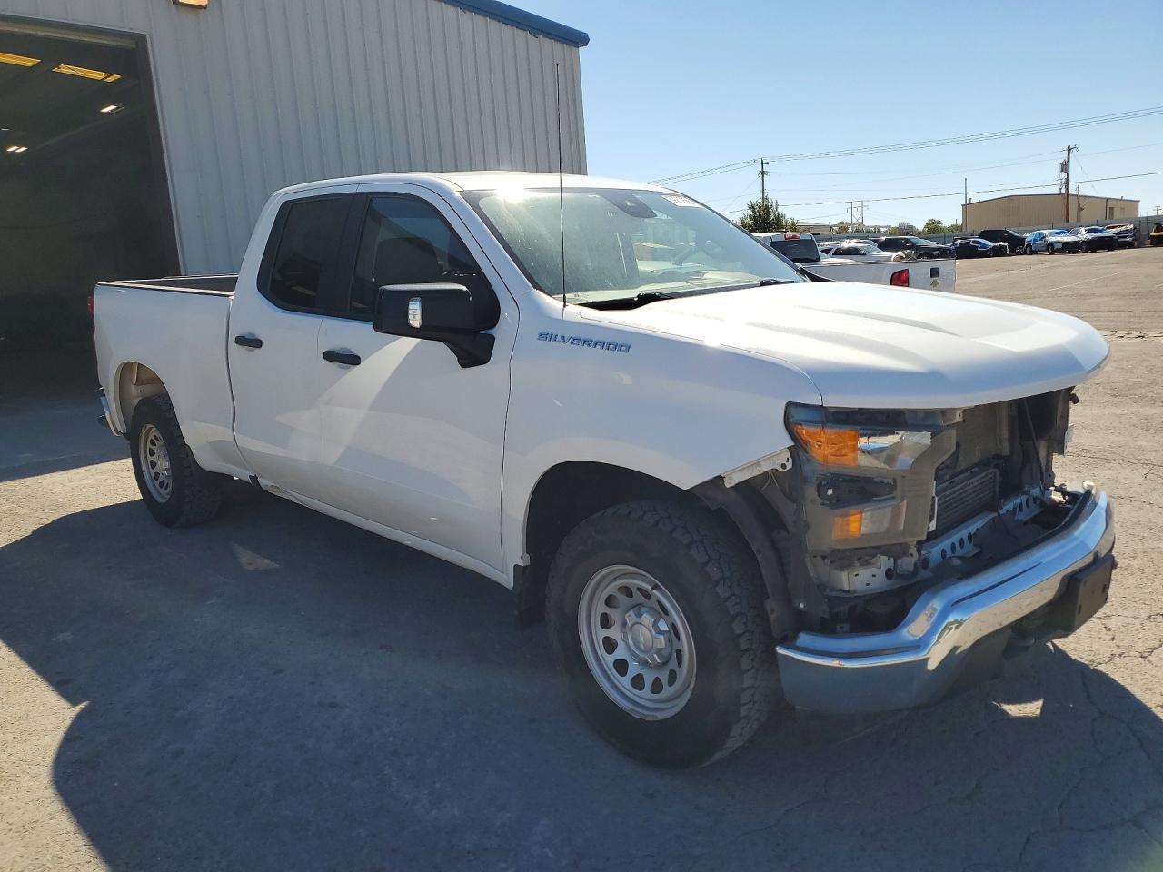 2023 Chevrolet Silverado C1500 - Фото 4