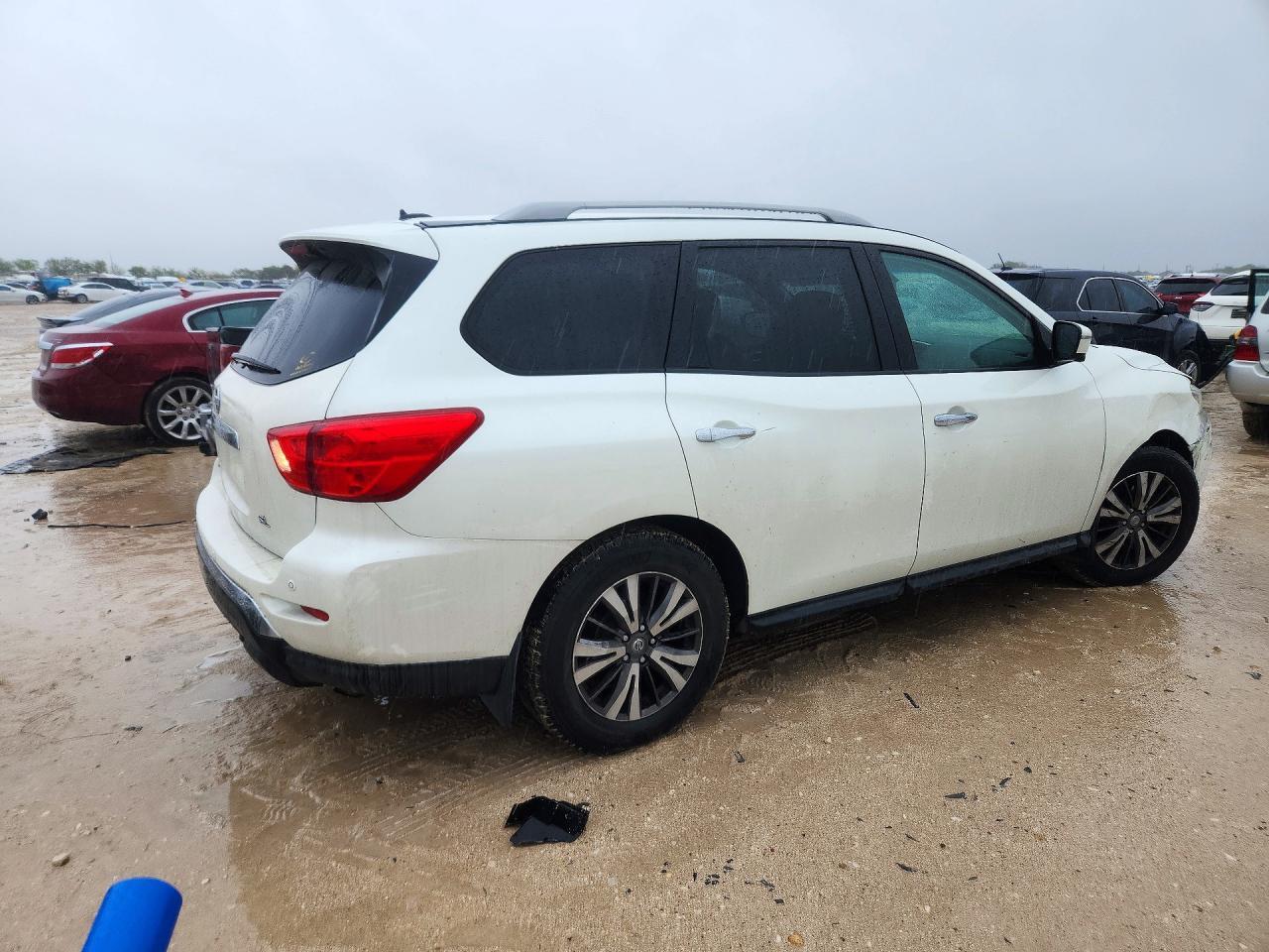 2017 Nissan Pathfinder Sl - Image 3