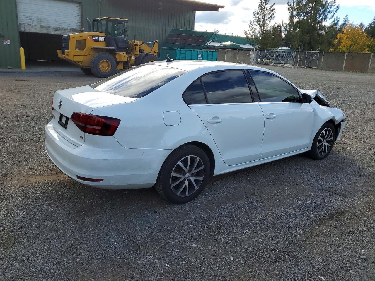 2018 Volkswagen Jetta Se - Image 3