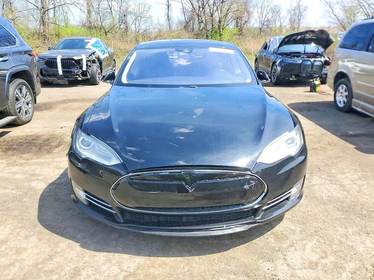 2015 Tesla Model S - Image 5