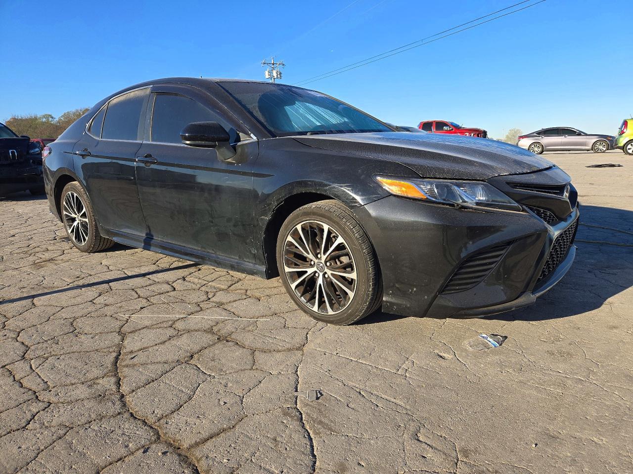 2019 Toyota Camry Se - Image 4