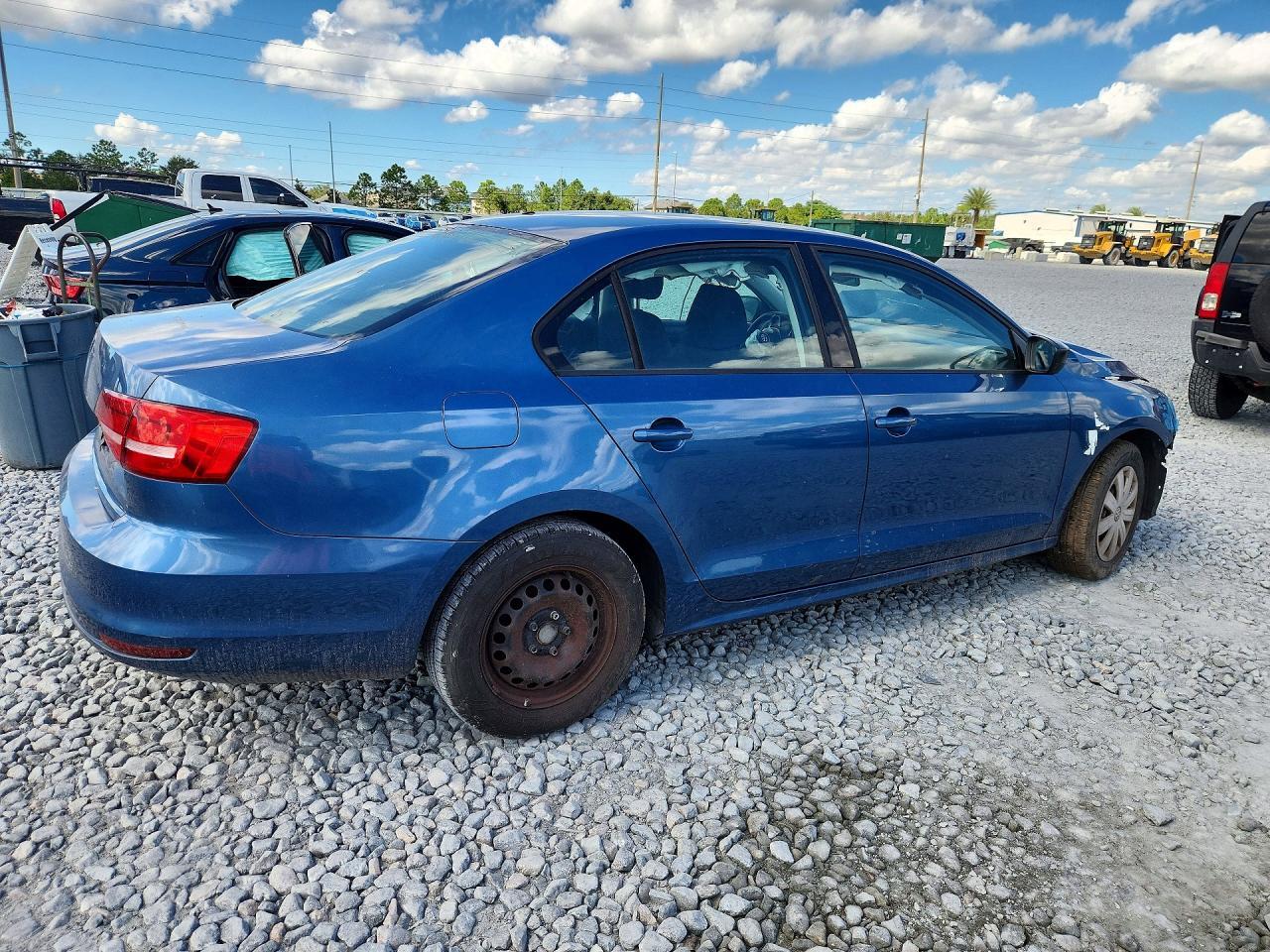 2015 Volkswagen Jetta Base - Image 3