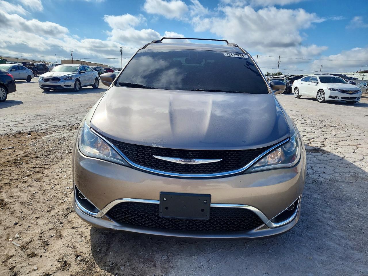 2017 Chrysler Pacifica Touring L - Фото 5