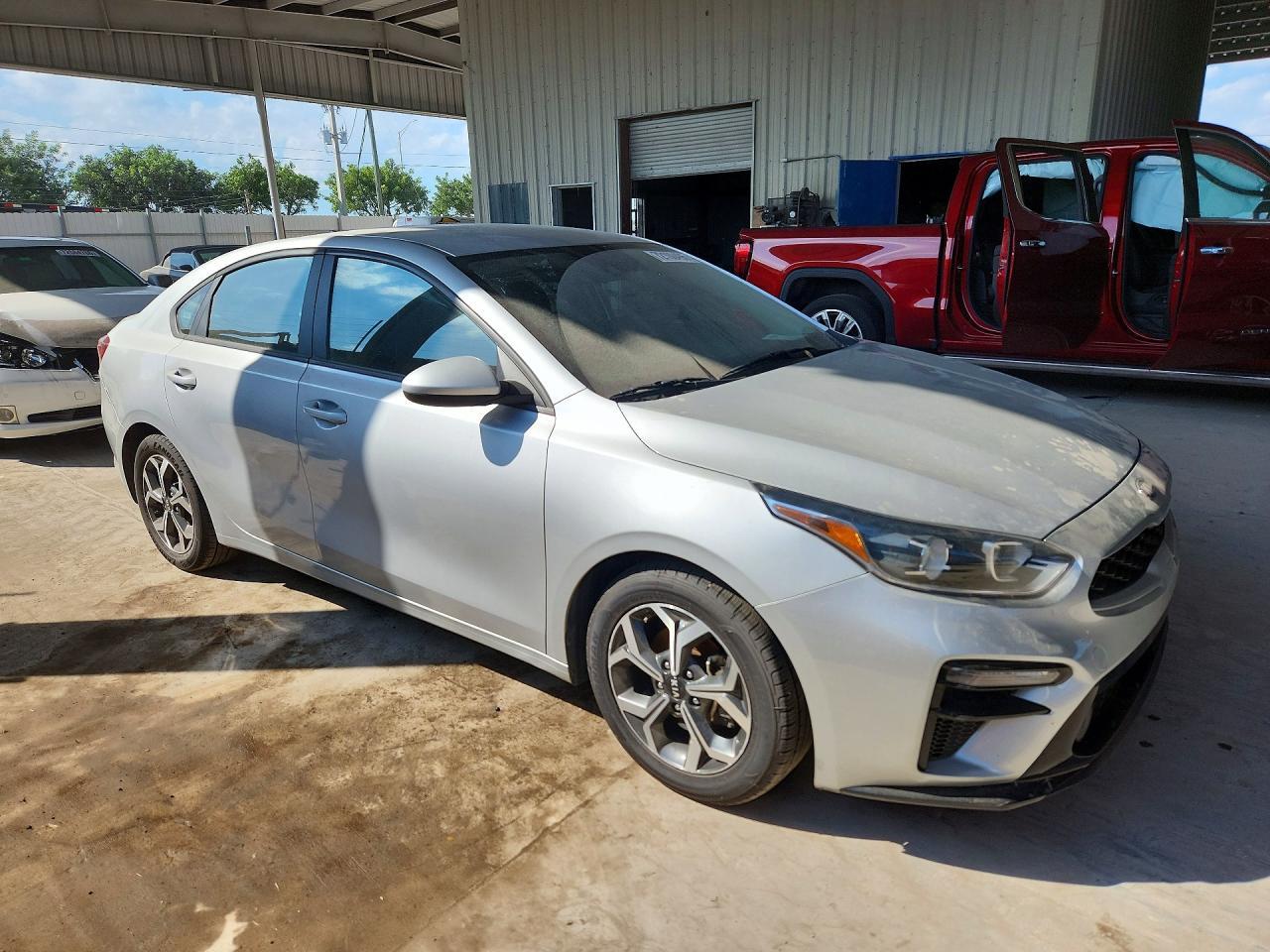 2021 Kia Forte Lxs - Фото 4