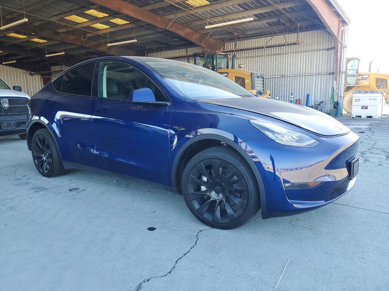 2023 Tesla Model Y - Image 4