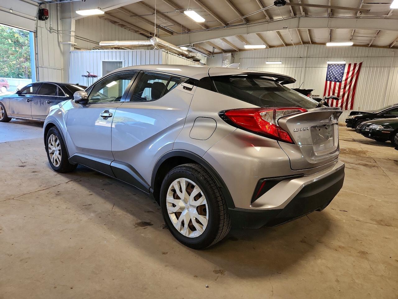 2019 Toyota C-Hr Le - Фото 2